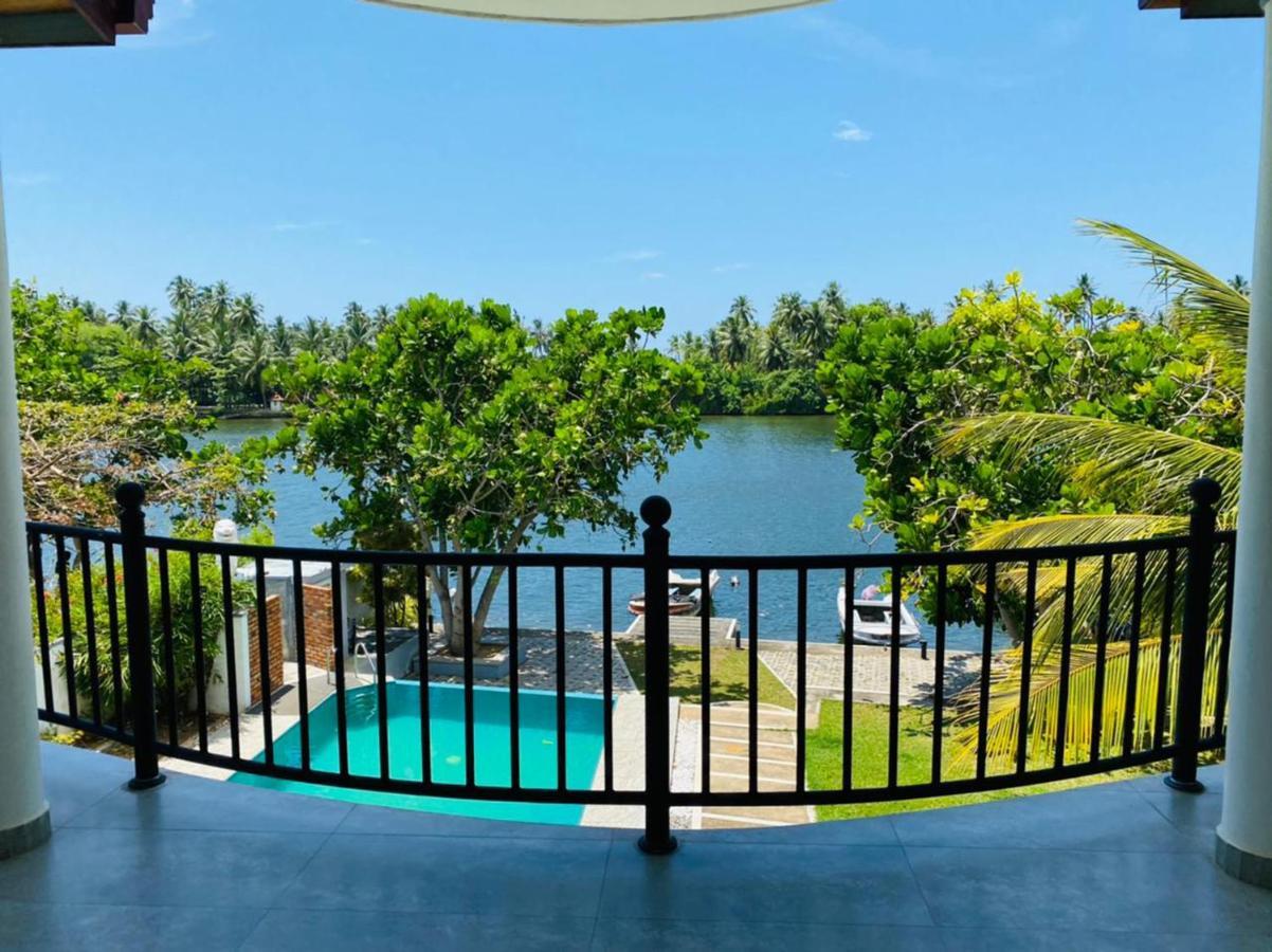 Villa Riverside Алутгама Екстериор снимка