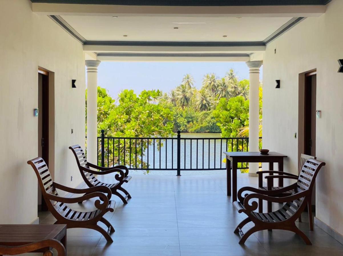 Villa Riverside Алутгама Екстериор снимка