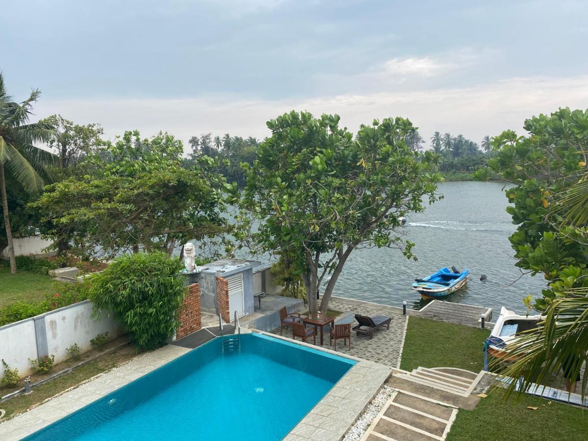 Villa Riverside Алутгама Екстериор снимка