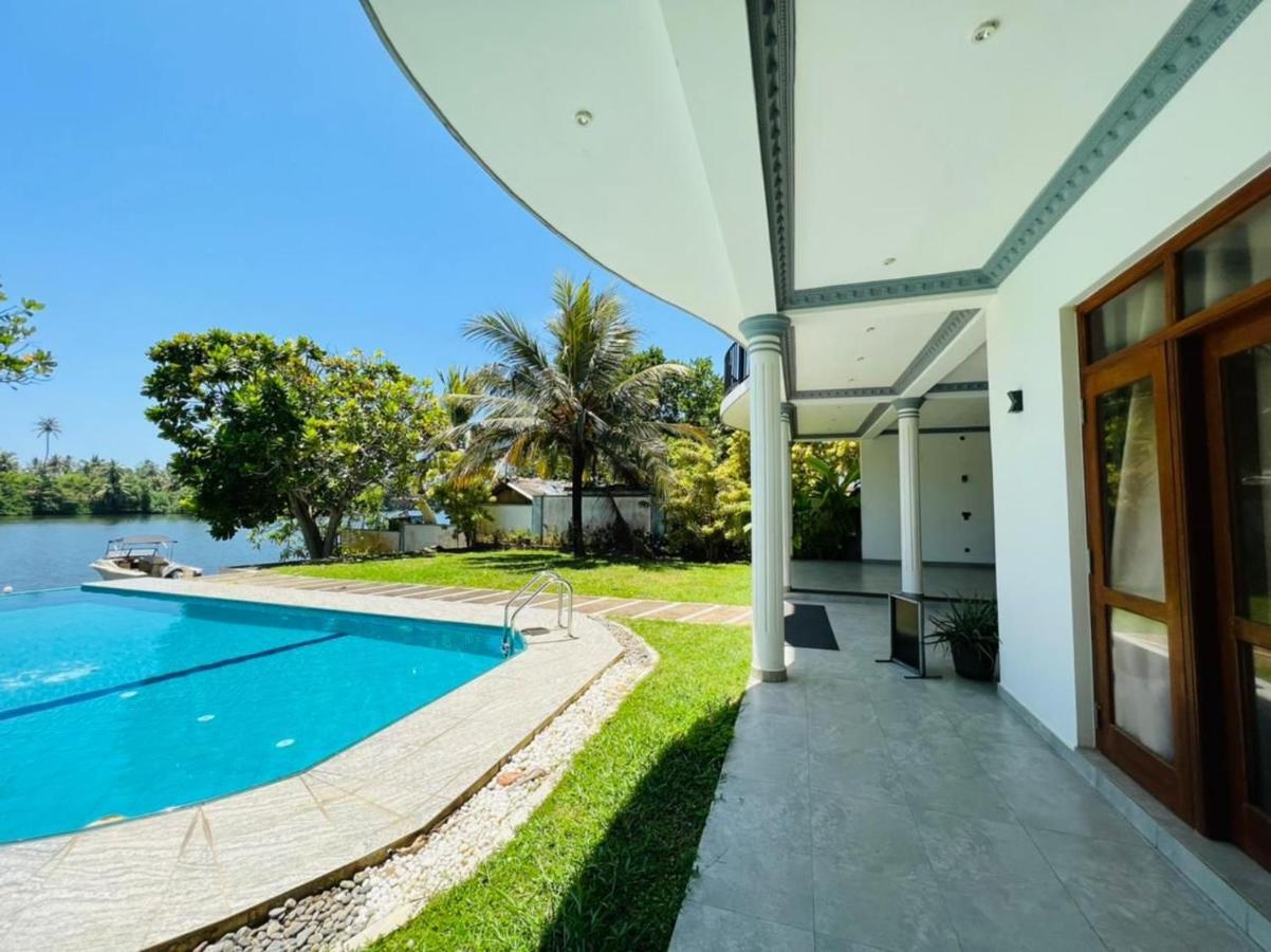 Villa Riverside Алутгама Екстериор снимка