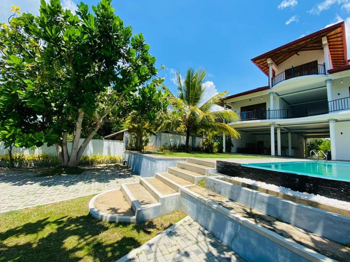 Villa Riverside Алутгама Екстериор снимка