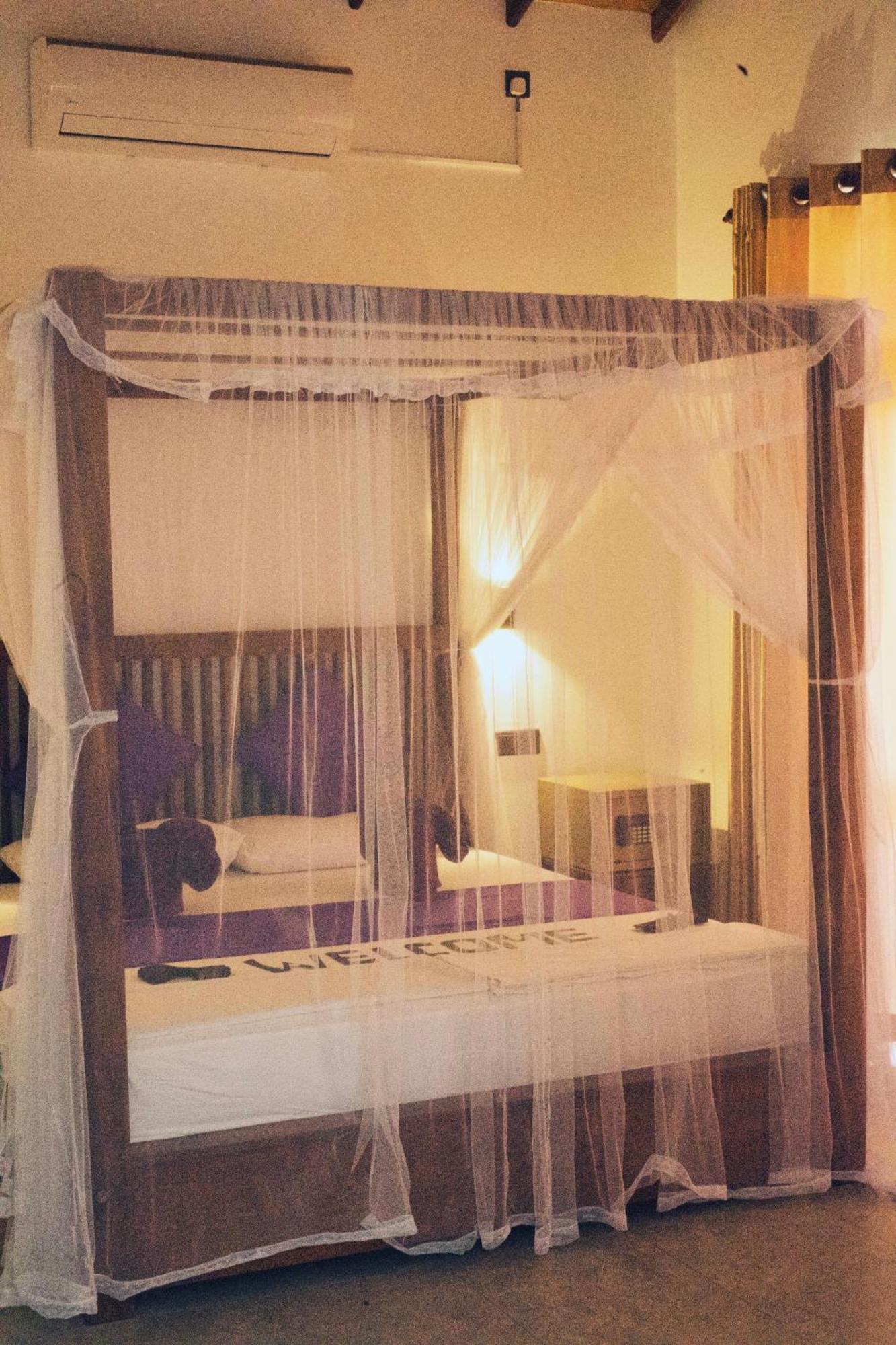 Villa Riverside Алутгама Екстериор снимка