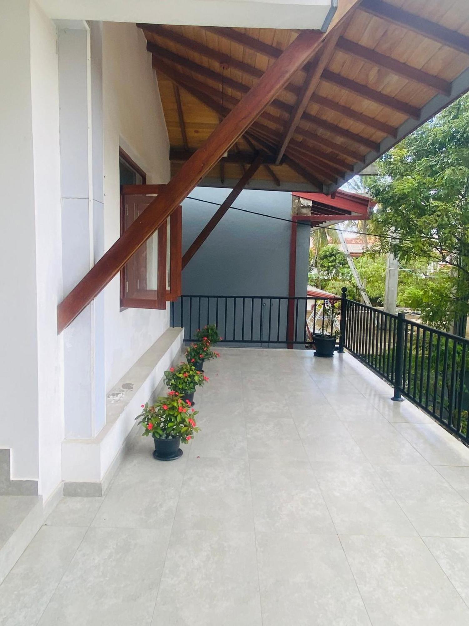 Villa Riverside Алутгама Екстериор снимка
