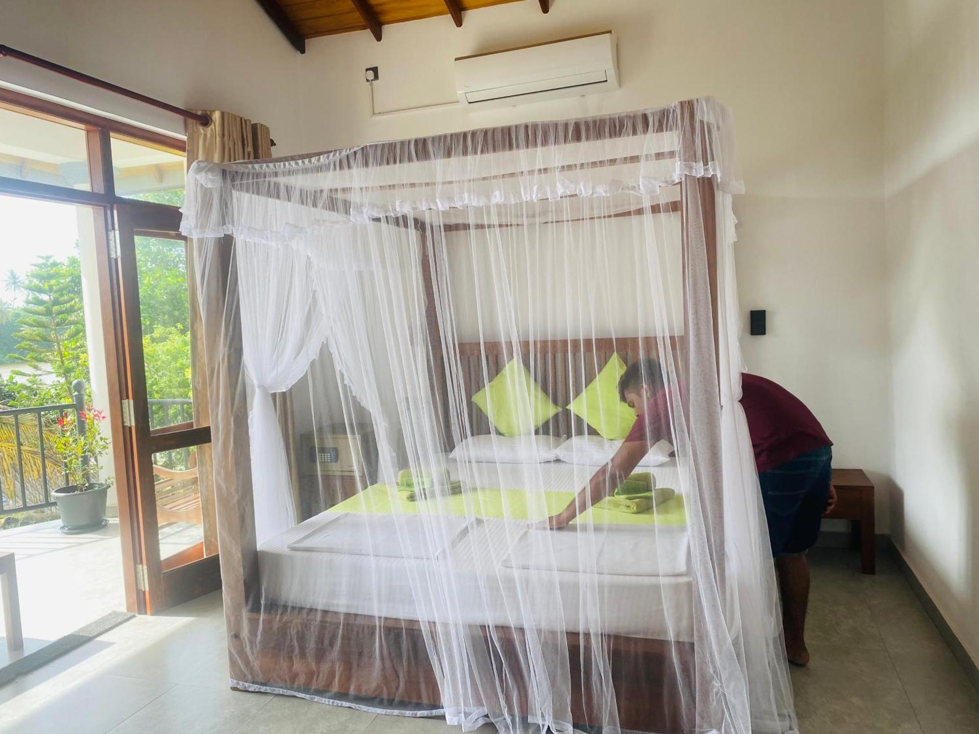 Villa Riverside Алутгама Екстериор снимка