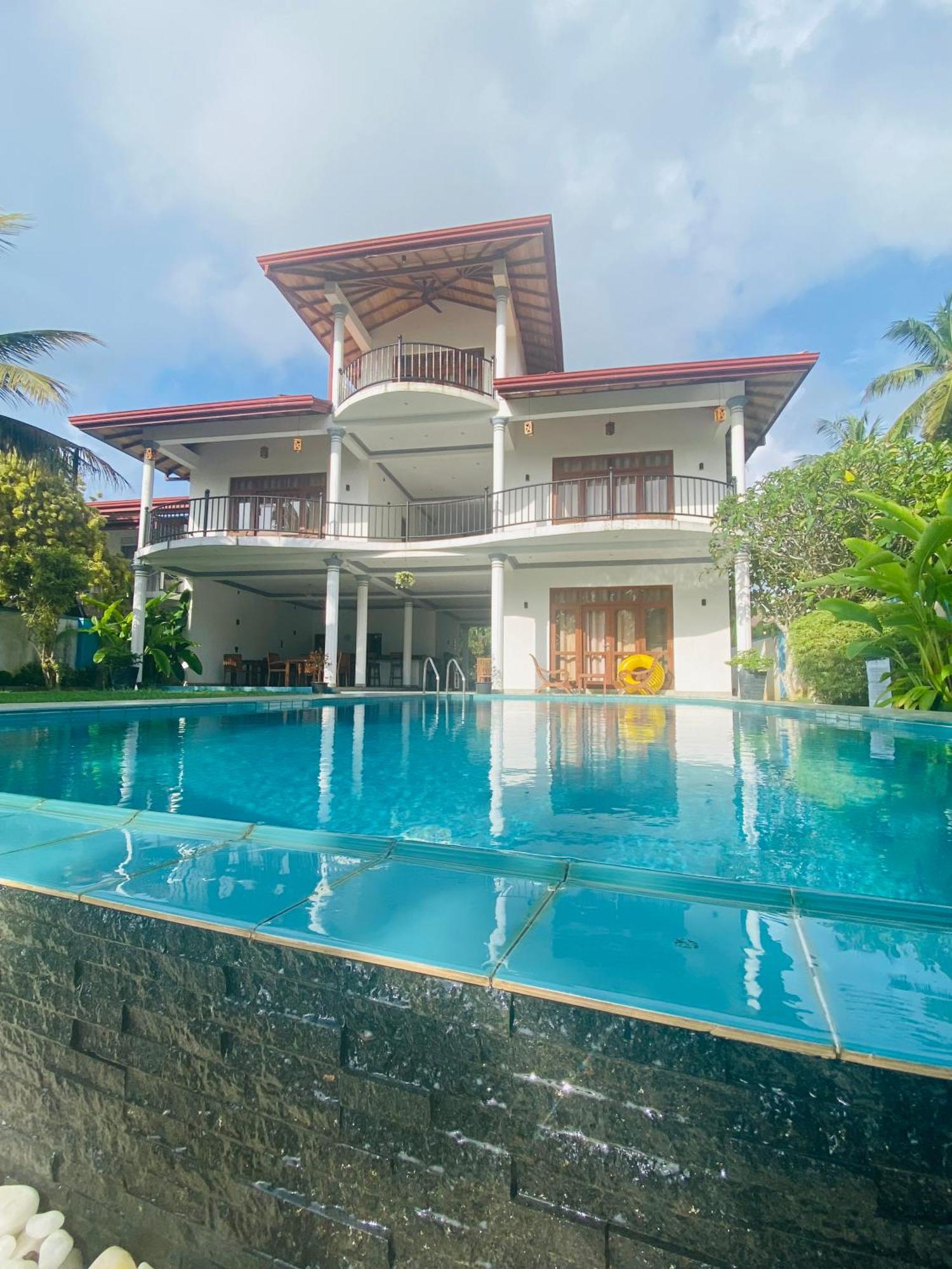 Villa Riverside Алутгама Екстериор снимка